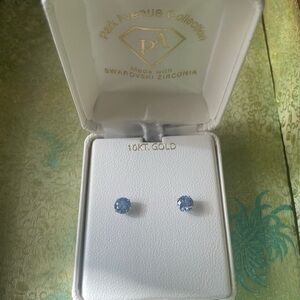 Park Avenue 10K Gold with Swarovski Zirconia Stud